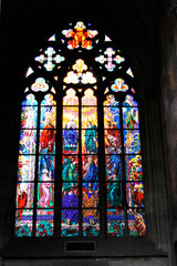  Buntes Fenster, St. Veitsdom, Prager Burg, Prag, Böhmen, Tschechische Republik, Europa