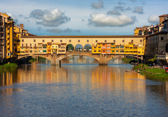 Obraz premium Ponte Vecchio bridge over Arno river in Florence, Italy