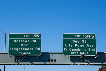 Exits 15W and 15N-S on I278 Westbound are accessible only from the lower level of the Verrazzano-Narrows Bridge in Staten Island, New York