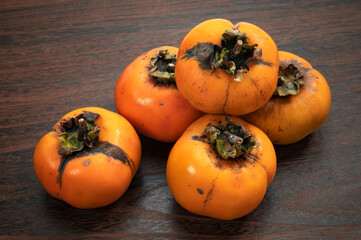 自宅で採れた傷物の次郎柿