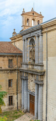 Fototapeta na wymiar Típica calle de vivienda en el casco histórico de Vitoria-Gasteiz. España