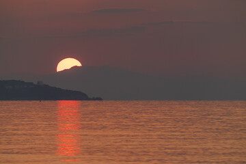 瀬戸内海に沈む夕陽