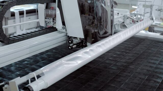 High-tech industrial cutting cnc machine for fabric in a garment factory