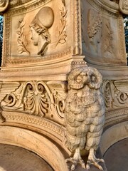 Eule / Statue an der Athener Akademie (Griechenland)