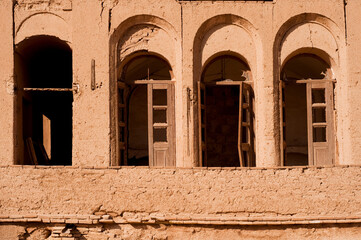 Fototapeta na wymiar window in the building in Iran