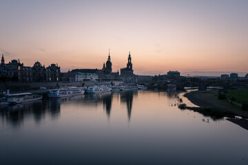 Obraz na płótnie Canvas sunset over the city of dresden