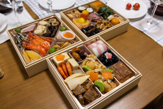 日本の新年を祝うお正月のお節料理