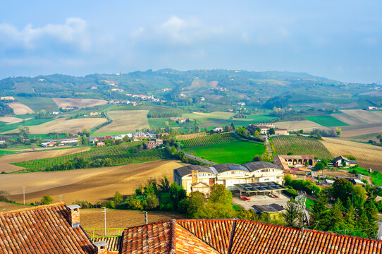Early winter panorama of the monferrato hils, near the village of Moncalvo (asti province, piedmont, italy). This area is world famous fot its valuable wines and is UNESCO Site since 2014.
