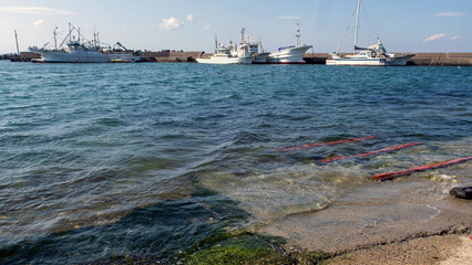 晴れた日の漁村
