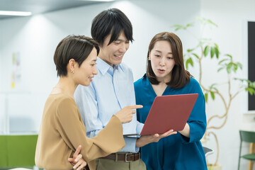 オフィスカジュアル