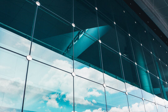 Laminated glass facade cable net system high frame structure.