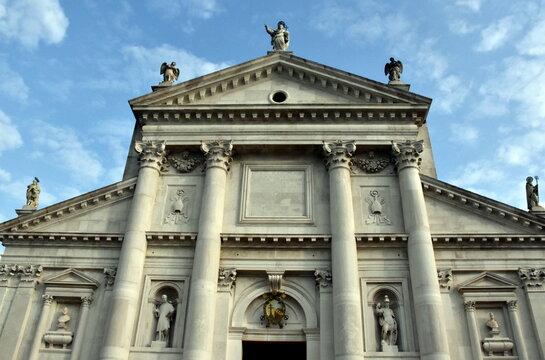 Portal der Basilica San Giorgio Maggiore in Venedig