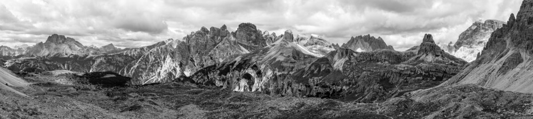 Scenic wild alpine landscape around the 3 Zinnen mountains, the dolomites in South Tyrol - obrazy, fototapety, plakaty