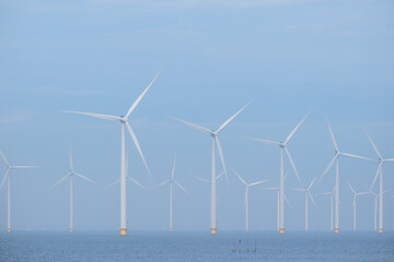 Wind turbines IJsselmeer || Windturbines IJsselmeer