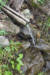 Brunnen im Gebirge