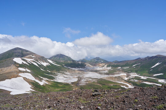Ohachidaira spouting toxic gas can be seen from Mt. Mamiyadake