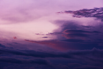 Nubes moradas