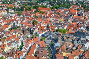 Fototapeta na wymiar Memmingens City rund um den Schrannenplatz im Luftbild