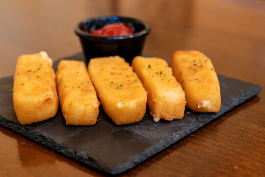 Palitos de mozarella