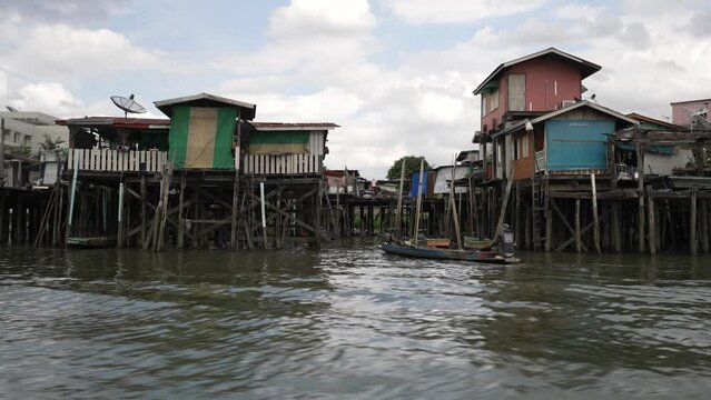 Pak Klong Bang Khen Mai, Wat Soi Thong, Kiek Kai Pier, Khiew Khai Ka and Wat Chat Kaew Chongkolnee Bangkok Traditional Riverside Communities Chao Phraya