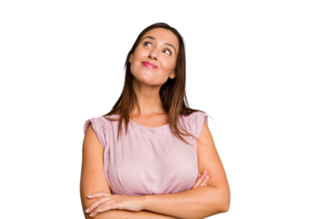 Young caucasian cute woman isolated dreaming of achieving goals and purposes