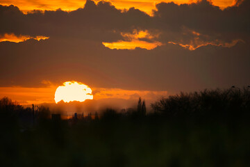 Coucher de soleil en campagne