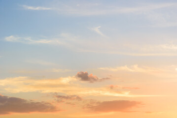 Fototapeta na wymiar Sunset sky and cloud, Beautiful sunny sky