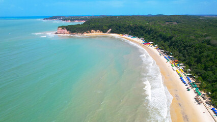 PRAIA DO MADEIRO EM PIPA RIO GRANDE DO NORTE , NORDESTE DO BRASIL , CONHECIDA COMO A PRAIA DOS GOLFINHOS