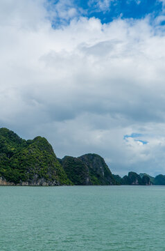 Vertical view of the beautiful landscapes of Ha Long Bay, Vietnam
