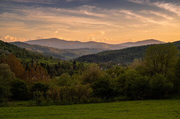 Panorama z Pilskiem w tle wykonana w Koszarawie