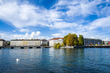 Genève, Ile Rousseau, Suisse, Lac, Léman, eau, ciel bleu, nuages
