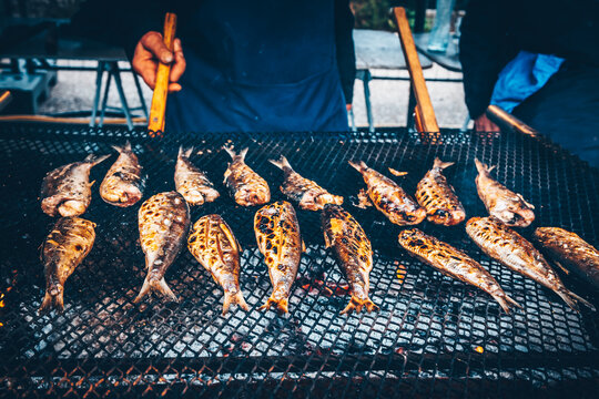 F&ecirc;te du hareng : barbecue avec hareng grill&eacute;s