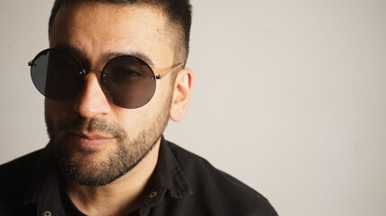 Fototapeta premium man with sunglasses