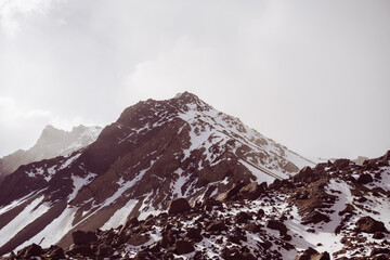 Hermoso pico del Aconcagua en la Cordillera de los Andes, Mendoza, Argentina