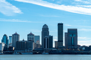 Obraz premium Downtown Louisville, KY and the Ohio River