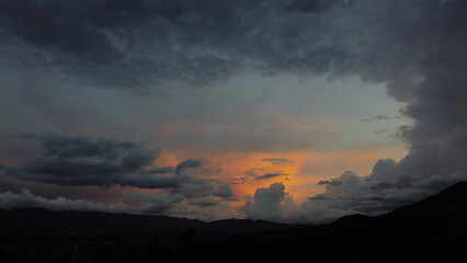 Nubes en llamas
