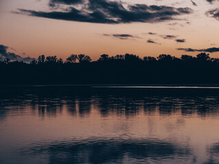 Fototapeta premium Couché de soleil sur la Loire