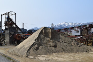 砕石工場 建設資材の生産現場