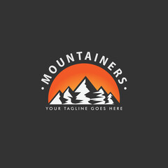Fototapeta na wymiar Simple modern mountain adventure logo design.Mountain logo design vector illustration, outdoor adventure . Vector graphic for t shirt and other uses