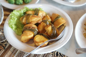 delicious and savory fried chicken pieces, fried with selected spices