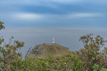 五島列島の福江島の最西端に位置する大瀬埼灯台 - obrazy, fototapety, plakaty