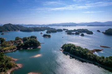 Fototapeta na wymiar The beautiful natural scenery of Qiandao Lake, Zhejiang Province, China