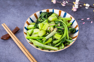 Stir-fried small rape, a traditional delicacy