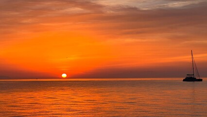 AMANECER CON CIELOS ROJOS 