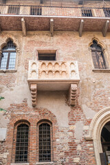 Fototapeta na wymiar The famous balcony of Juliet's house in Verona