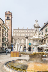 Fototapeta na wymiar The famous Square of Erbe in Verona