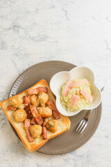 ベーコンと里芋のトースト