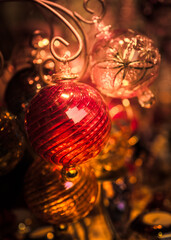 Obraz premium Hand blown glass Christmas hanging tree baubles at Bath Christmas market.