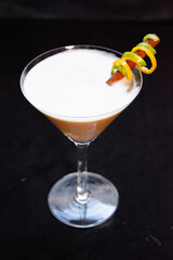 cocktail con licor crema y frutas