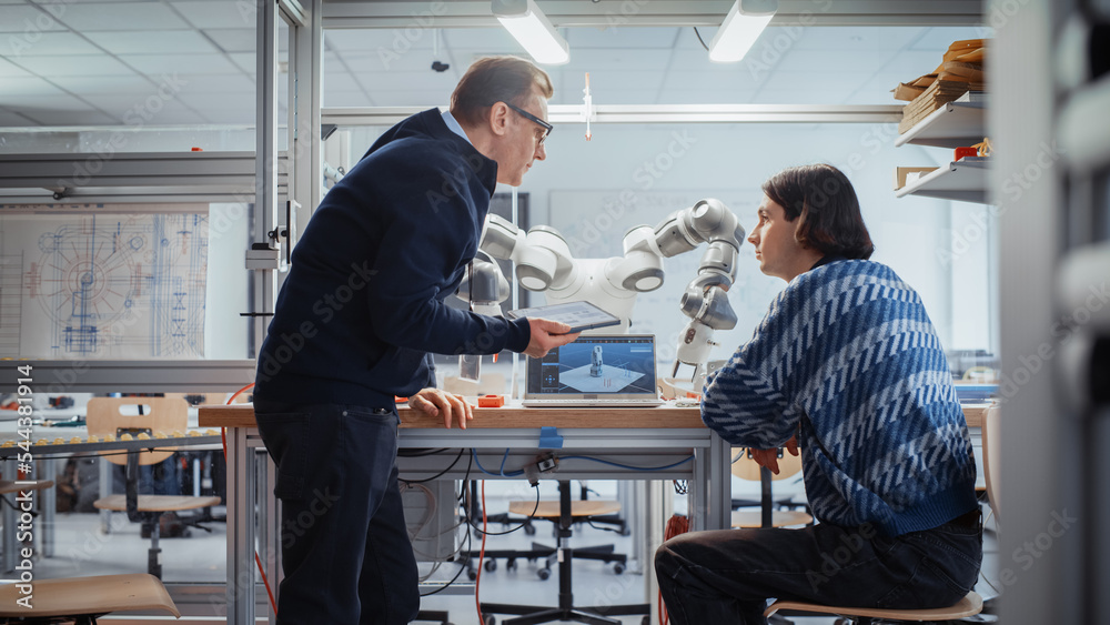 Aufkleber Computer Science Specialist Discuss Optimisation of Autonomous Manufacturing Facility with Chief Engineer and Developing Program for Motion of Robotic Arm. New Innovative Startup Company.